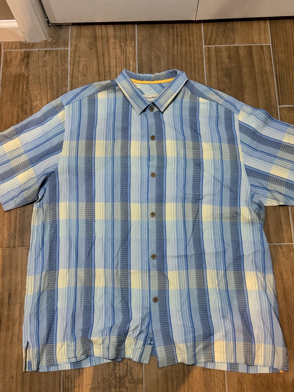 Tommy Bahama Blue and Cream Striped Plaid Short-Sleeve Button-Up 100% silk
